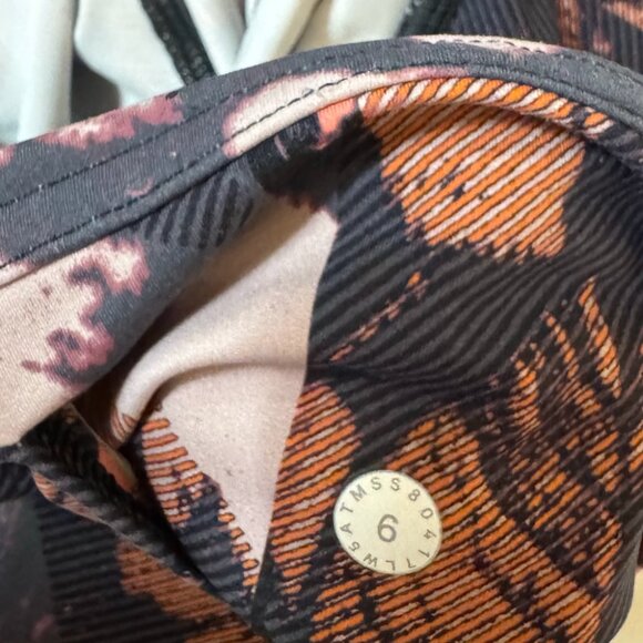 Lululemon Speed Up Tight 28" Size 6 Translucence Alpine White Multi w/ Pockets - Picture 12 of 12